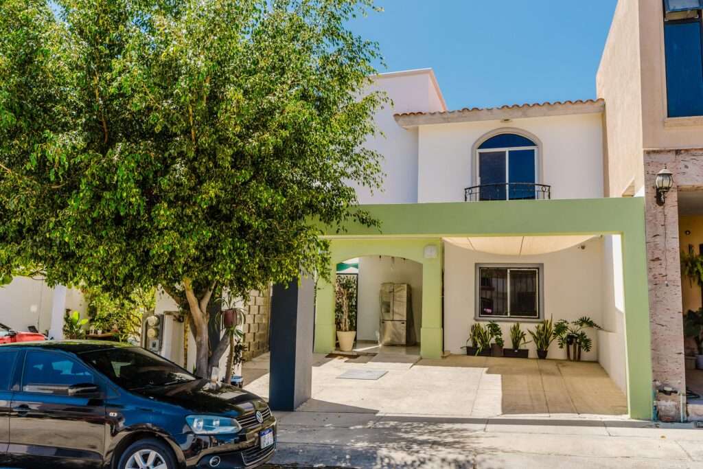 Ballena De Bryde, San Jose del Cabo, BS | San Jose del Cabo For Sale