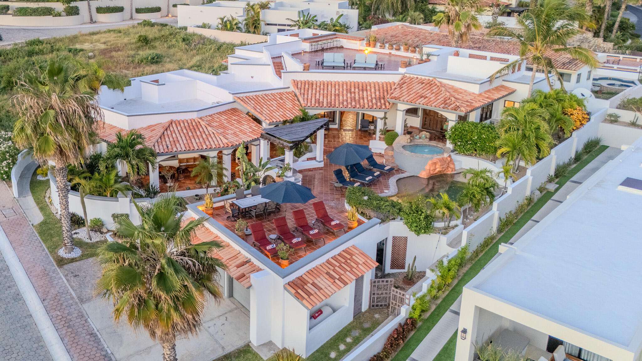 San Jose del Cabo La Noria Casa Lau'ren offers contemporary luxury with 4 bedrooms plus a private casita. Overlooking the Jack Nicklaus Signature Golf Course, this elegant home features ocean for sale