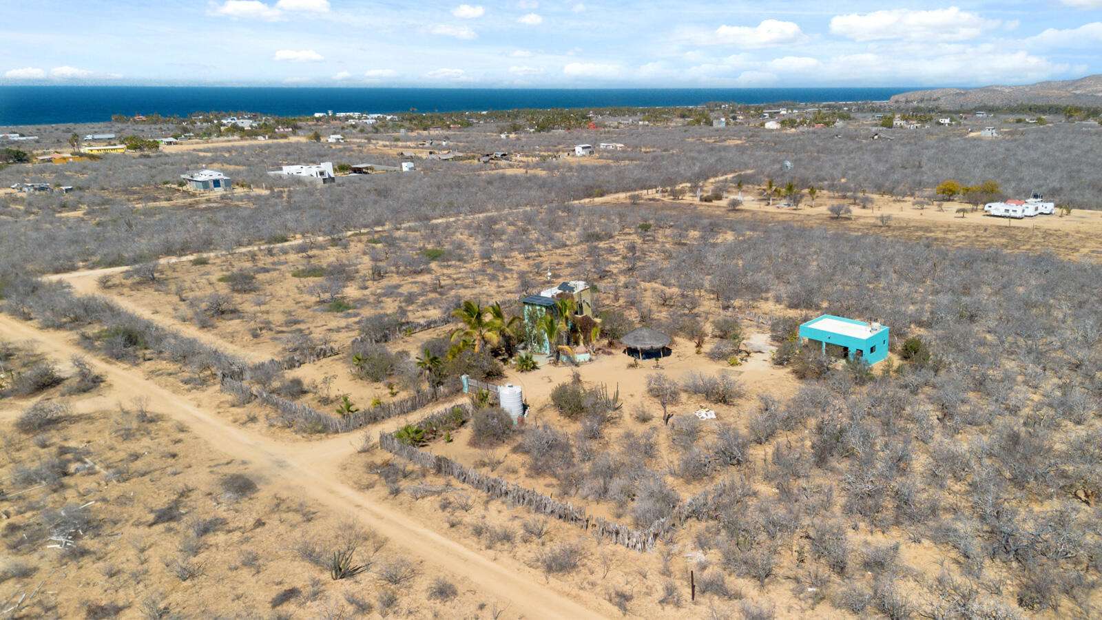 San Jose del Cabo La Noria Casa Lau'ren offers contemporary luxury with 4 bedrooms plus a private casita. Overlooking the Jack Nicklaus Signature Golf Course, this elegant home features ocean for sale