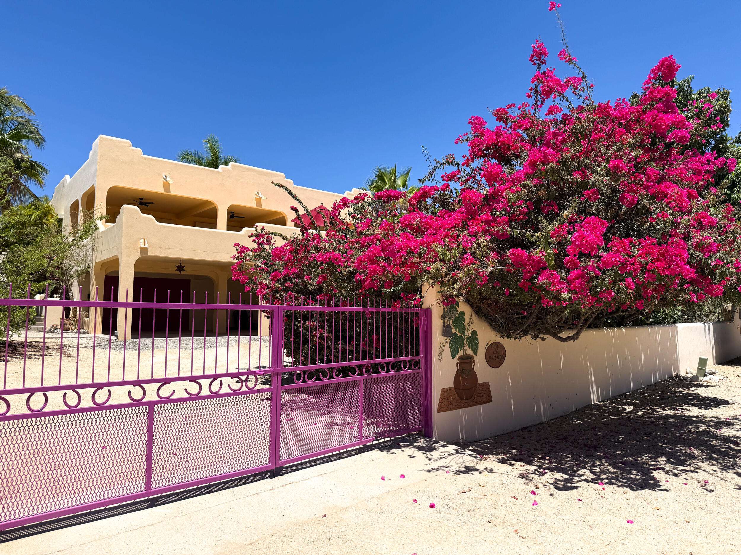 San Jose del Cabo Laguna Hills Casa Savoy is a modern 4014 square foot, four-bedroom hillside home, built in 2024, in Laguna Hills, offering breathtaking ocean – 14 Ladera main street, San Jose Corridor, BS